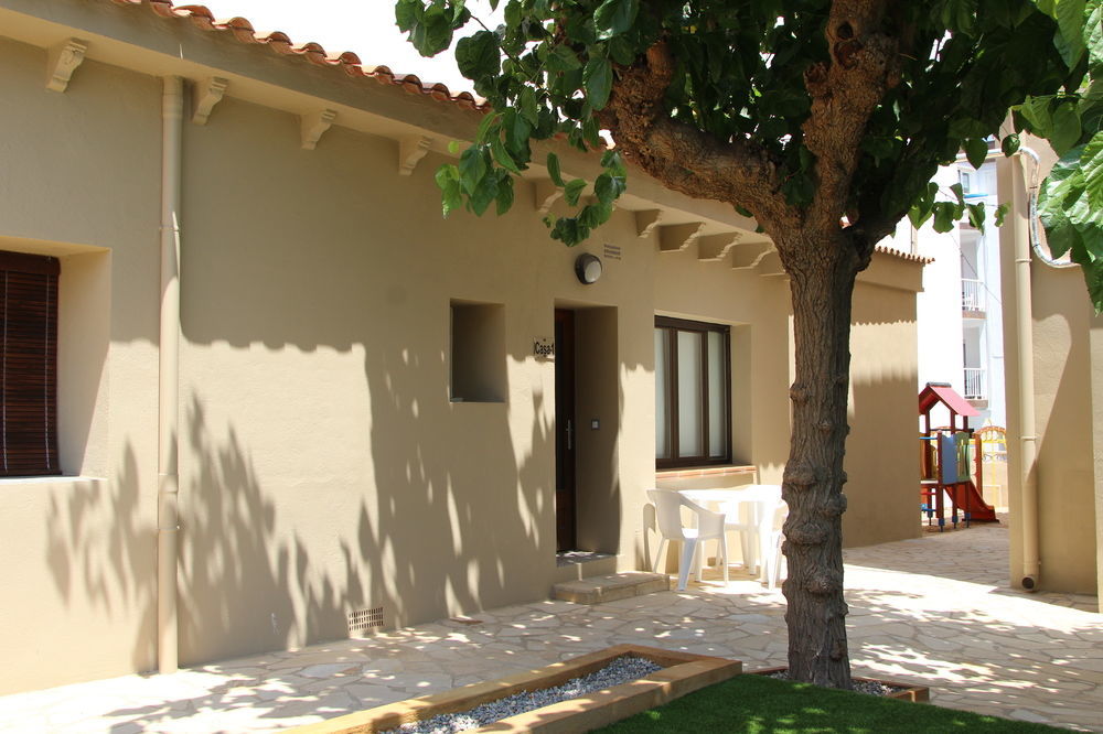Rvapartaments Provenzal L' Escala Bagian luar foto